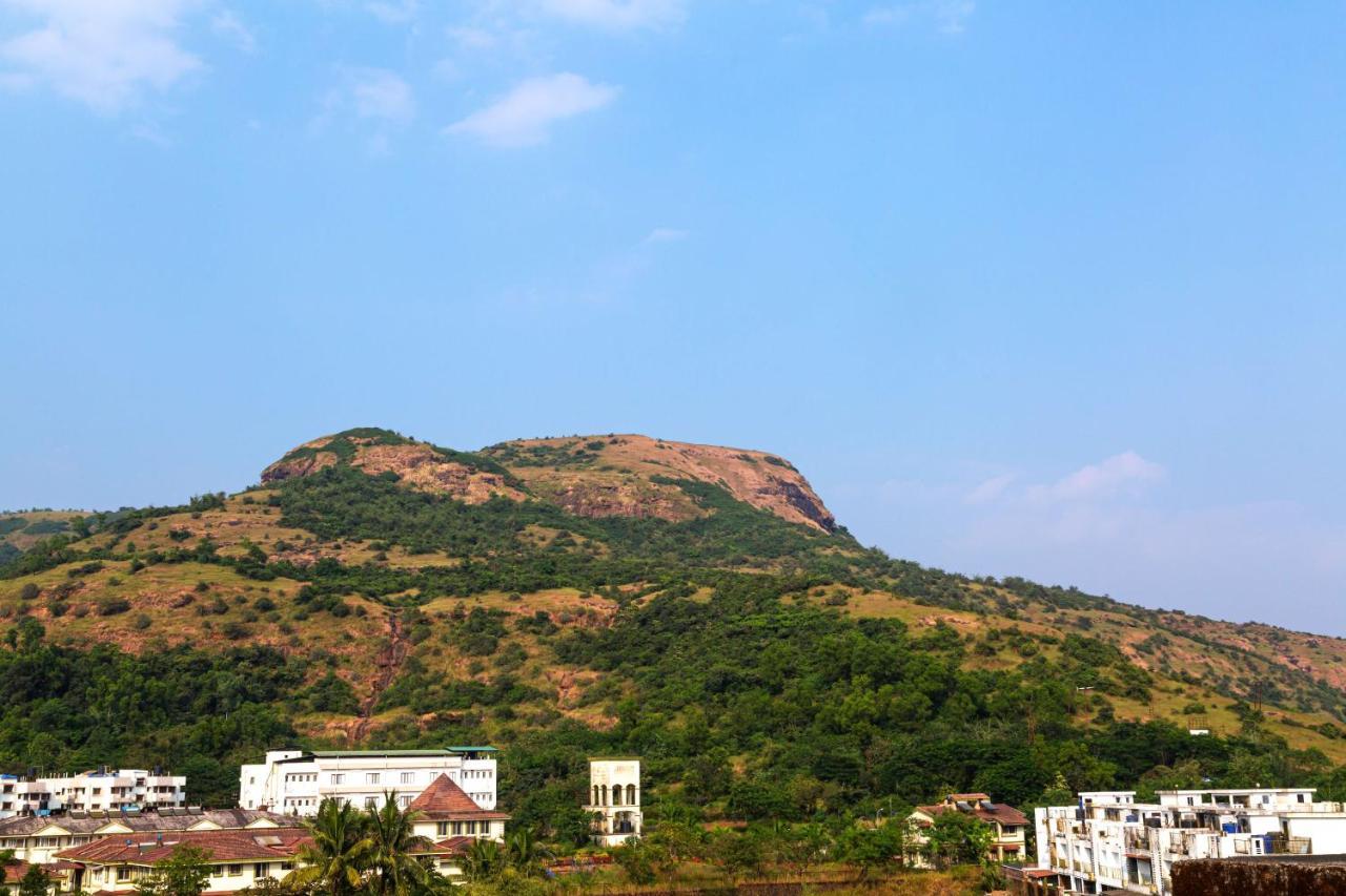 Saffronstays Urja, Lonavala - Private Villa With 2 Pools, Spa Room, Private Elevator & Waterfall Exterior foto
