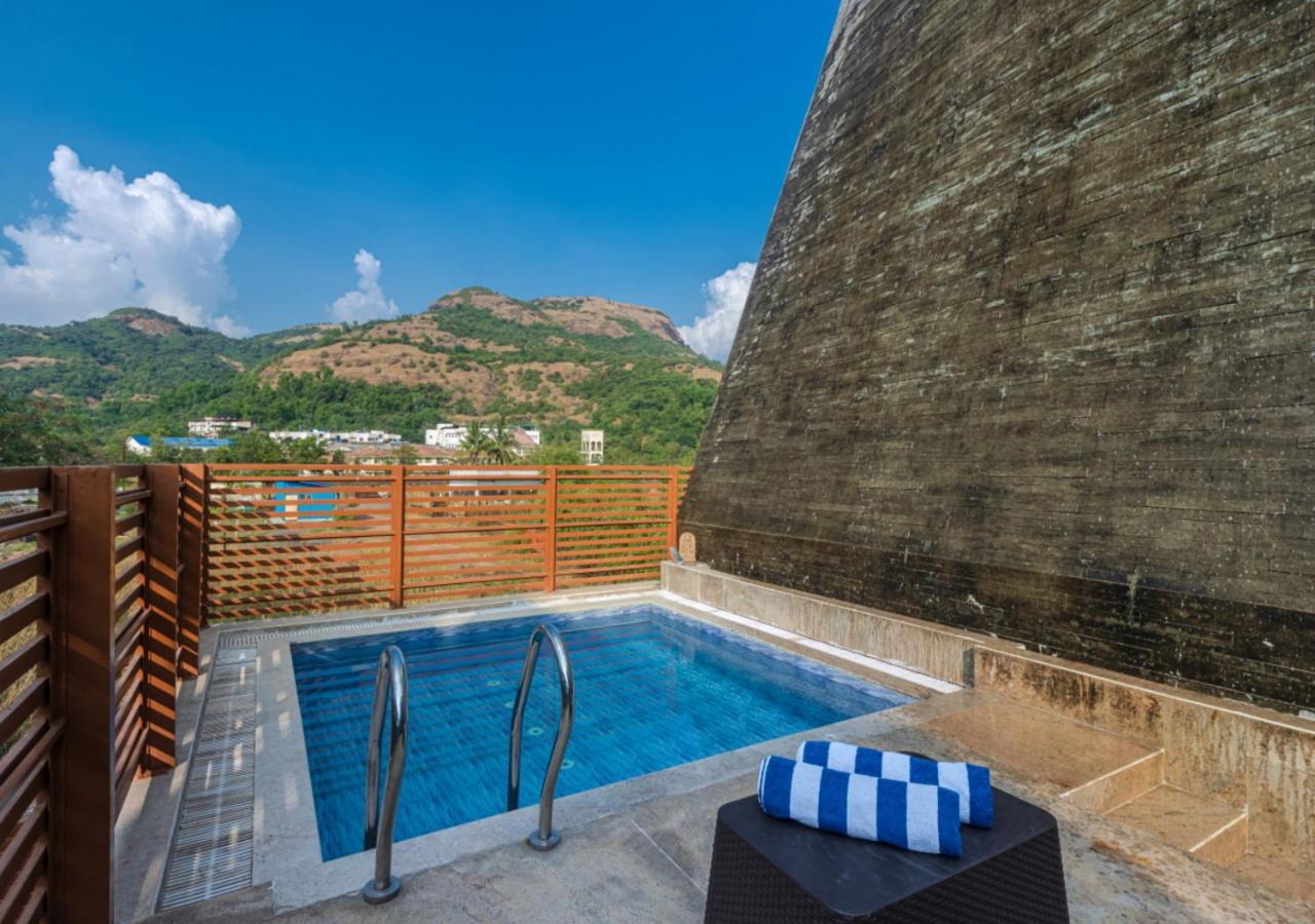 Saffronstays Urja, Lonavala - Private Villa With 2 Pools, Spa Room, Private Elevator & Waterfall Exterior foto