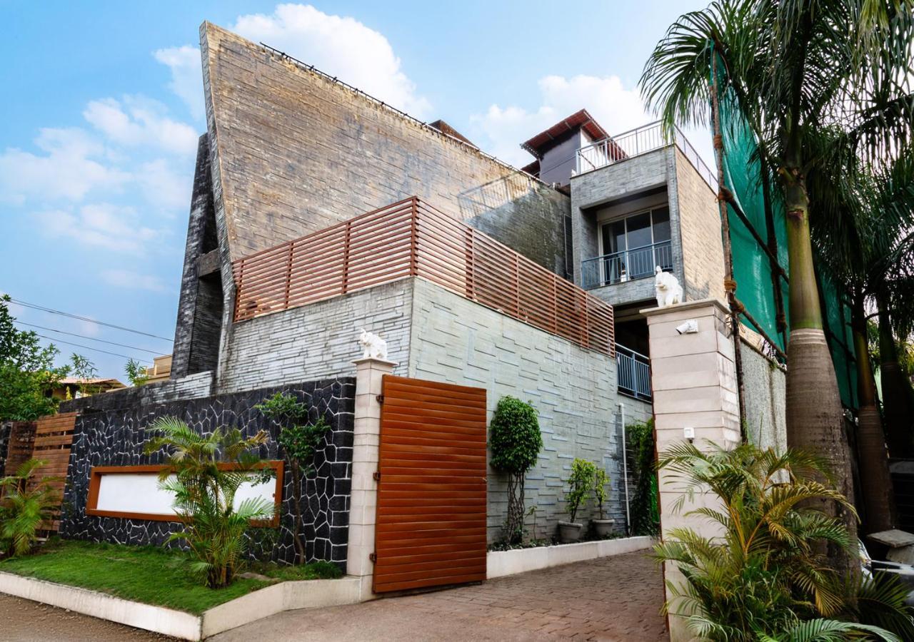Saffronstays Urja, Lonavala - Private Villa With 2 Pools, Spa Room, Private Elevator & Waterfall Exterior foto